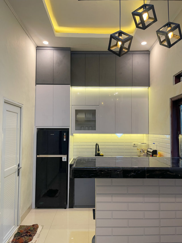 Expensive Kitchen Set Rumah Subsidi Kayu Putih