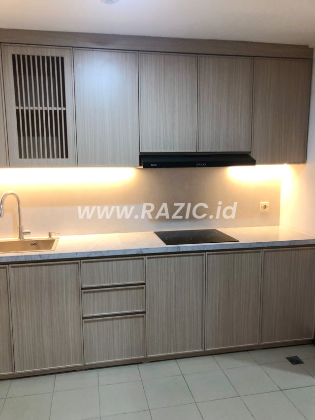 Modern Kitchen Set Villa Kayu Putih