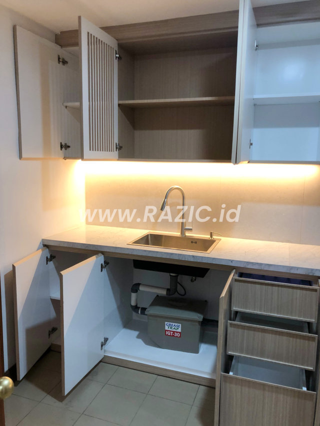 Outdoor Kitchen Set Baja Ringan Kayu Putih