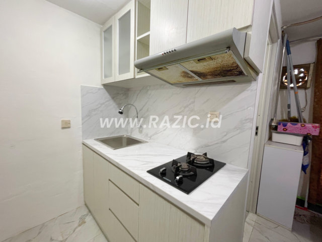 Warna Kitchen Set Sudut Kayu Putih