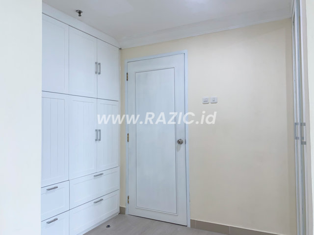 Dapur Interior Apartemen Ungu Jakarta