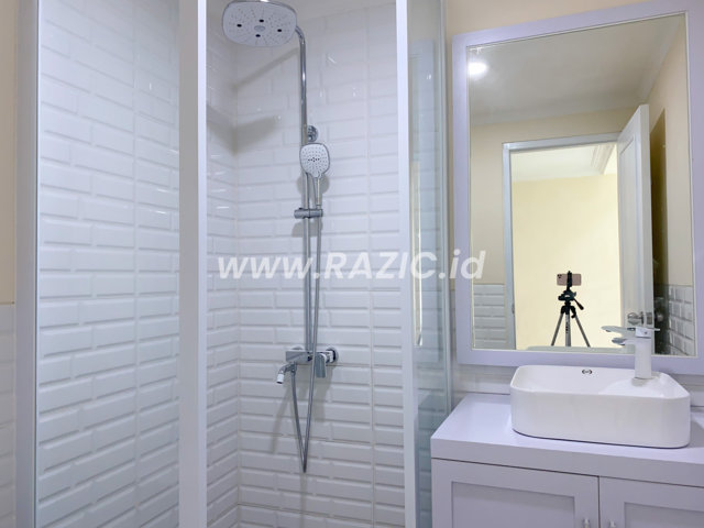 Kamar Tidur Interior Apartemen Cream Jakarta