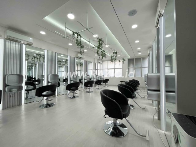 Dekorasi Interior Salon Kecil Pantai Indah Kapuk Timur